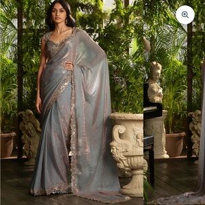 Lashkaraa Blue Gray Embroidered Saree with Silver Details XL
